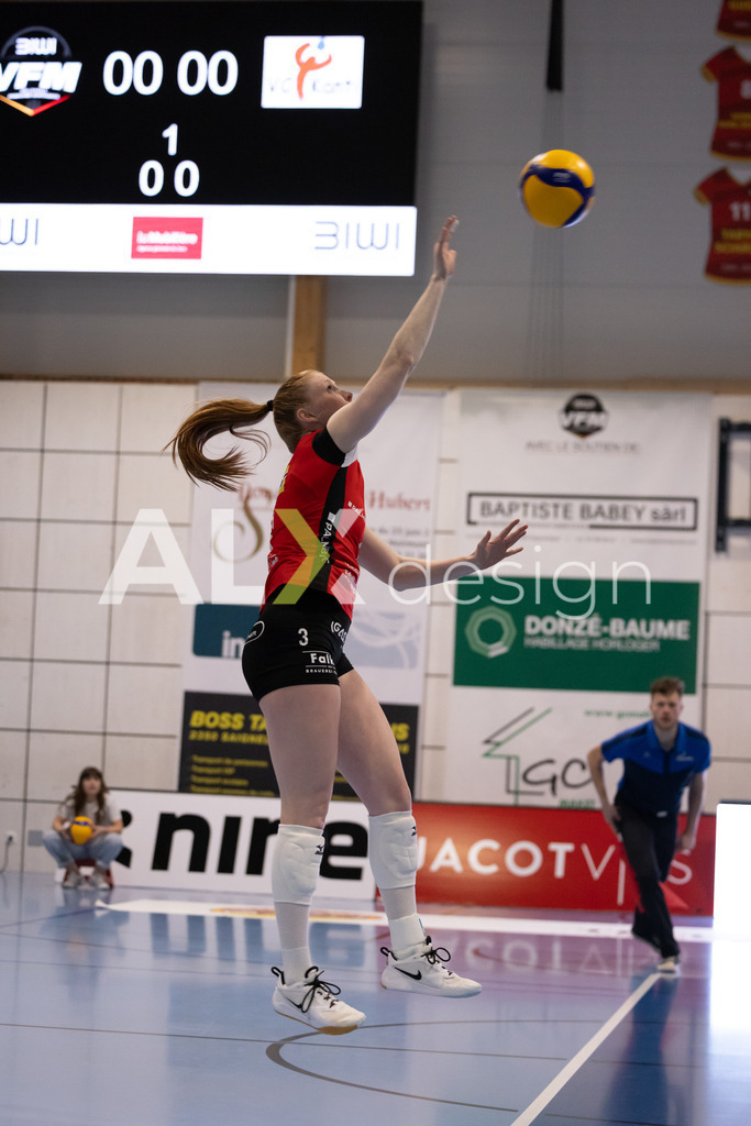 Volleyball I Frauen I Saison 2025-2026 I Volleyball NLA | Women I 1/4 Finals I  BIWI VFM - VC Kanti Schaffhausen I 01.03.2026 | 3 Sydney Cole (USA) (VC Kanti Schaffhausen) – Pass / Zuspiel - Realisiert mit Pictrs.com