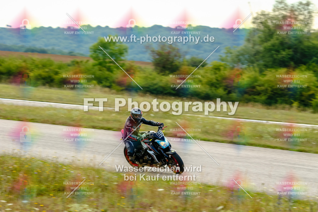 Chambley Juli-0131 | Hier findet Ihr Bilder von Touristenfahrten auf der Nürburgring Nordschleife oder von anderen Veranstaltungen die ich besucht habe. Viel Spass beim Durch Schauen 