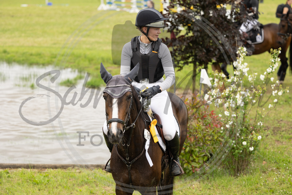 994A2150 | sabrinanicolaifotografie - Realisiert mit Pictrs.com