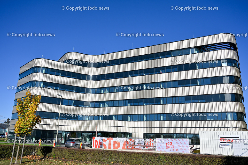 Strabag_ Linz_ 06.11.2023-1 | 06.11.2023, Linz, AUT, Strabag, im Bild Strabag, Bauunternehmen, Altbau, Neubau


