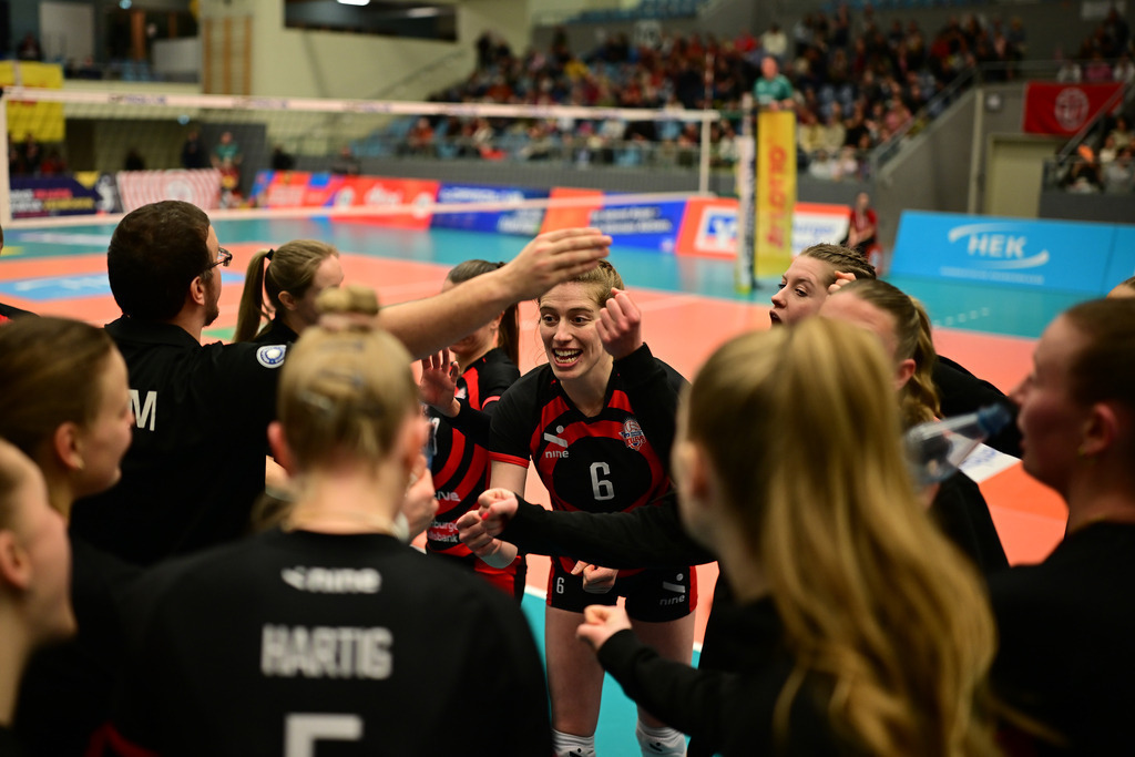 Volleyball I Frauen I Saison 2025-2026 I Bundesliga I Hauptrunde I ETV Hamburger Volksbank Volleys - Skurios Volleys Borken | Der Sportfotograf. - Realisiert mit Pictrs.com