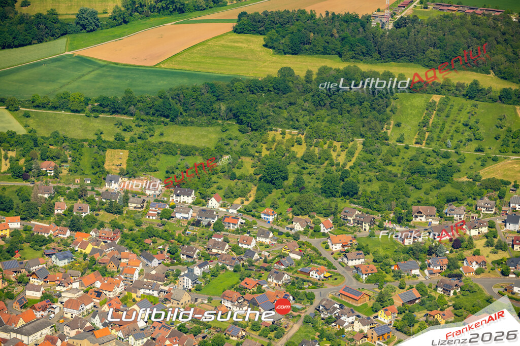Das Luftbild zeigt Reicholzheim Geißbergstrasse Wertheim - Die Luftaufnahme wurde 2023 vom UL-Flugzeug aus erstellt ( keine Drohne ) - Hochauflösende Luftaufnahme - Für grossformatige Ausdrucke geeignet. Die Geschenkidee !Mit Lizenz und Bildrechte bestellbar