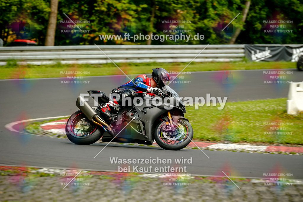 VBK-4350 | Hier findet Ihr Bilder von Touristenfahrten auf der Nürburgring Nordschleife oder von anderen Veranstaltungen die ich besucht habe. Viel Spass beim Durch Schauen 