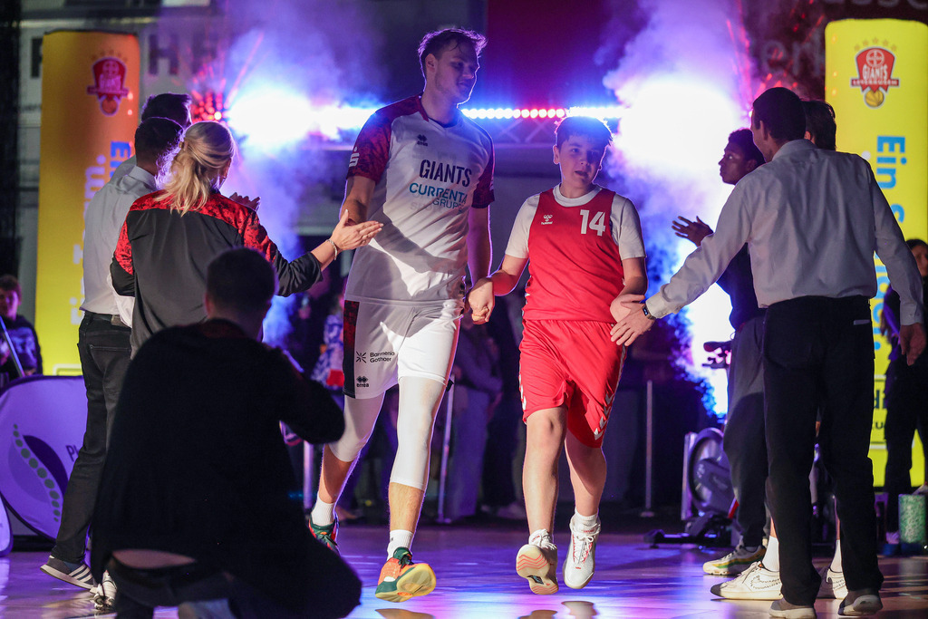Pro A BAYER GIANTS vs BG Göttingen-83 | Fotos von Basketballspielen aus dem Raum NRW fotografiert von Gero Mueller-Laschet und Daniel Schaefer - Realisiert mit Pictrs.com