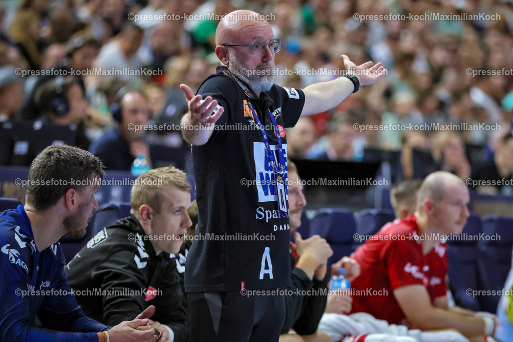 KoeEHF08062401183 | 08.06.2024, Köln, Handball, TruckScout24 EHF FINAL4, Machineseeker Champions League Men, Lanxess-Arena, Halbfinale, SC Magdeburg - Aalborg Handbold: Trainer Stefan Madsen (Aalborg Handbold)
