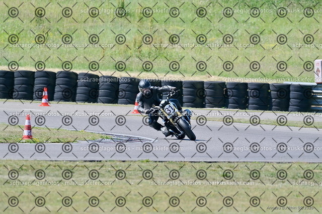 26BT01-0560 | 031 - Realisiert mit Pictrs.com