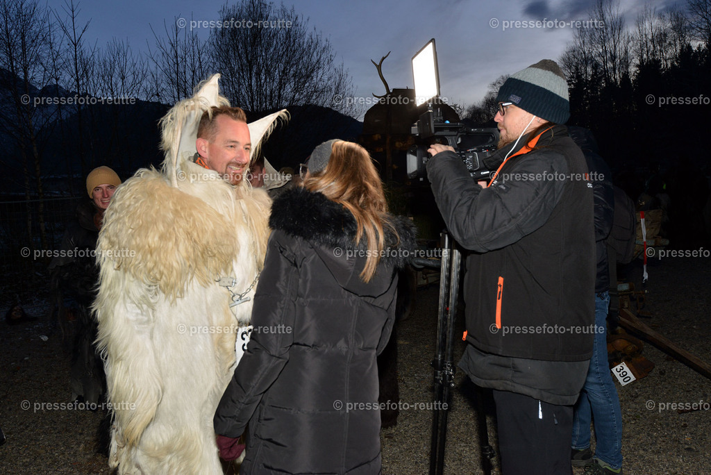 news-2022-Dez03-Krampusumzug-Reutte-WTV_5550 | Info aus dem Bezirk Reutte/Ausserfern Tirol sowie eine umfangreiche Bilddatenbank über die gesamte Region: Lechtal, Talkessel Reutte, Tannheimertal, Zwischentoren. Lech, Plansee, Zugspitze, Grenztunnel, B179, Fernpassstraße, Verkehr, Lawinen, Tradition, - Realisiert mit Pictrs.com