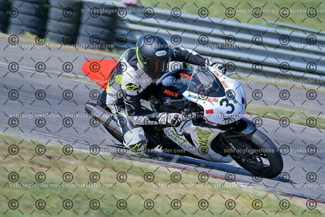 25bt04-0104 | markuskiefer.com - Realisiert mit Pictrs.com