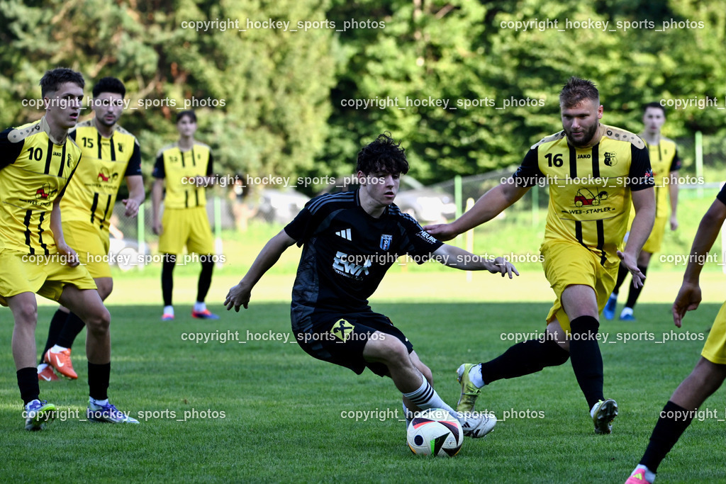 SV Arnoldstein vs. URC Thal Assling | #10 Ben Georg Kreuzer SV Arnoldstein, #22 Samuel Stephan Schönegger Thal Assling, #16 Luka Tolic SV Arnoldstein, SV Arnoldstein vs. URC Thal Assling, SV Arnoldstein vs. URC Thal Assling am 09.08.2025 in Arnoldstein (Waldparkstadion Arnoldstein), Austria, (Photo by Bernd Stefan)
