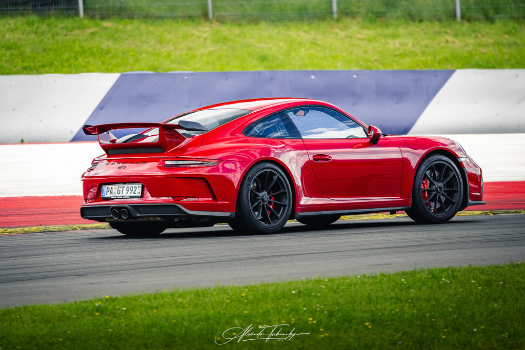 R6PZ2323 _Alexander Tschuncky | Entdecken Sie die faszinierende Welt von Alexander Tschuncky Arts: Kreative Fotografie, atemberaubende Automobilkunst und hochwertiger Bilderdruck. Lassen Sie sich inspirieren! - Realisiert mit Pictrs.com