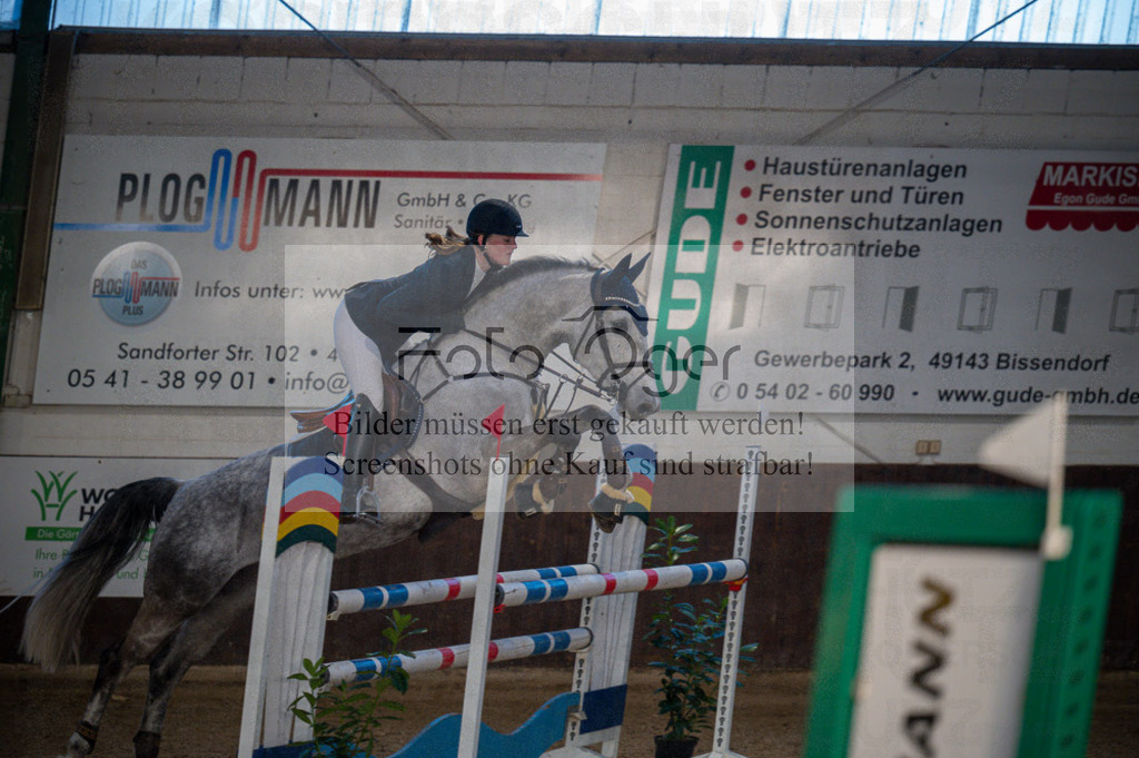 Hallenreittunier Voxtrup 2023 | Entdecke hochwertige Reitturnierfotos von Foto Oger. Professionell, emotional und authentisch – jetzt Lieblingsmomente im Shop bestellen.Deutschlandweite Turnierfotografie. - Realisiert mit Pictrs.com