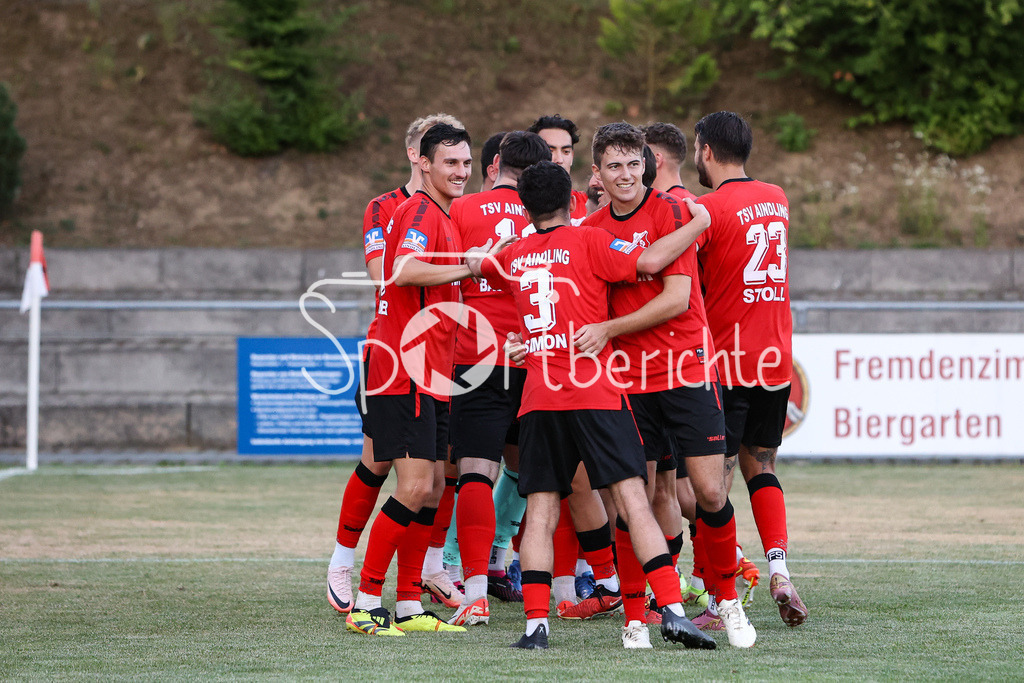 TSV Aindling - VfB Eichstätt | Professionelle Sportfotos aus den Bereichen Fußball, Eishockey, Handball und vieles mehr. Ob Sieg oder Niederlage