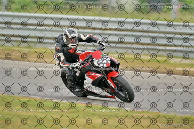 25bt05-0611 | markuskiefer.com - Realisiert mit Pictrs.com