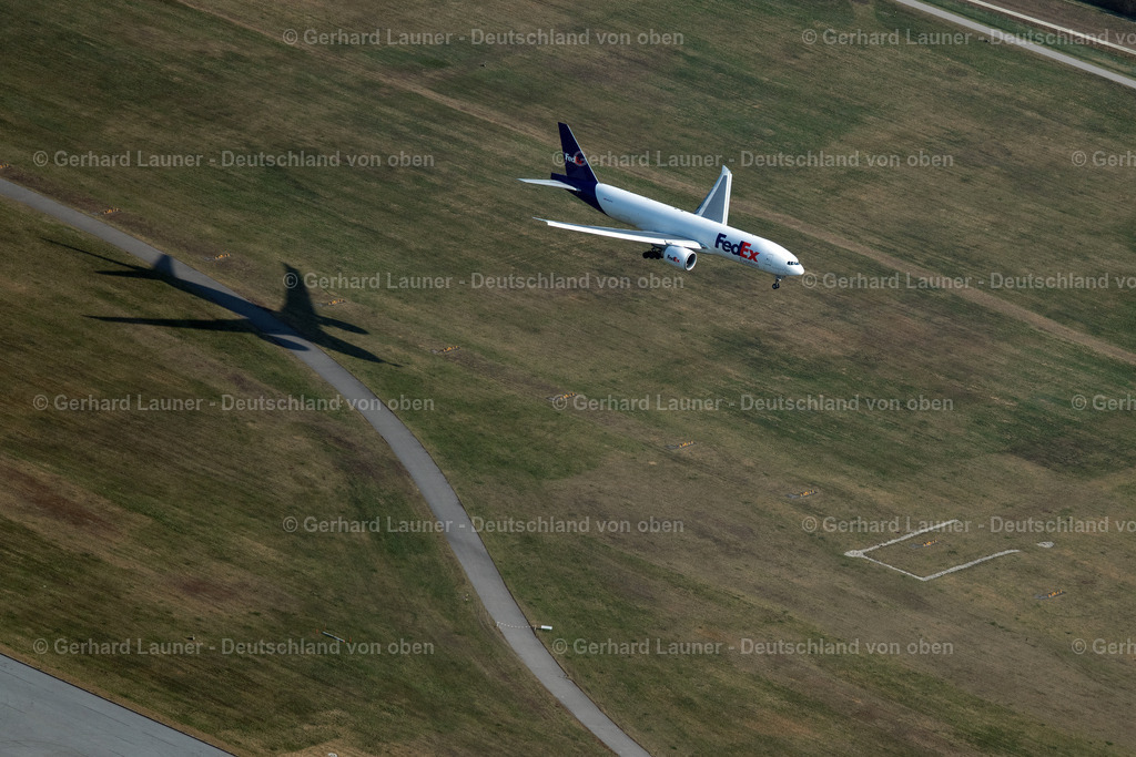 4022965 | landende FedEX Maschine am Franz-Josef-Strauss-Flughafen, München