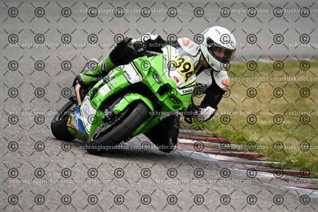 25bt02-0419 | markuskiefer.com - Realisiert mit Pictrs.com