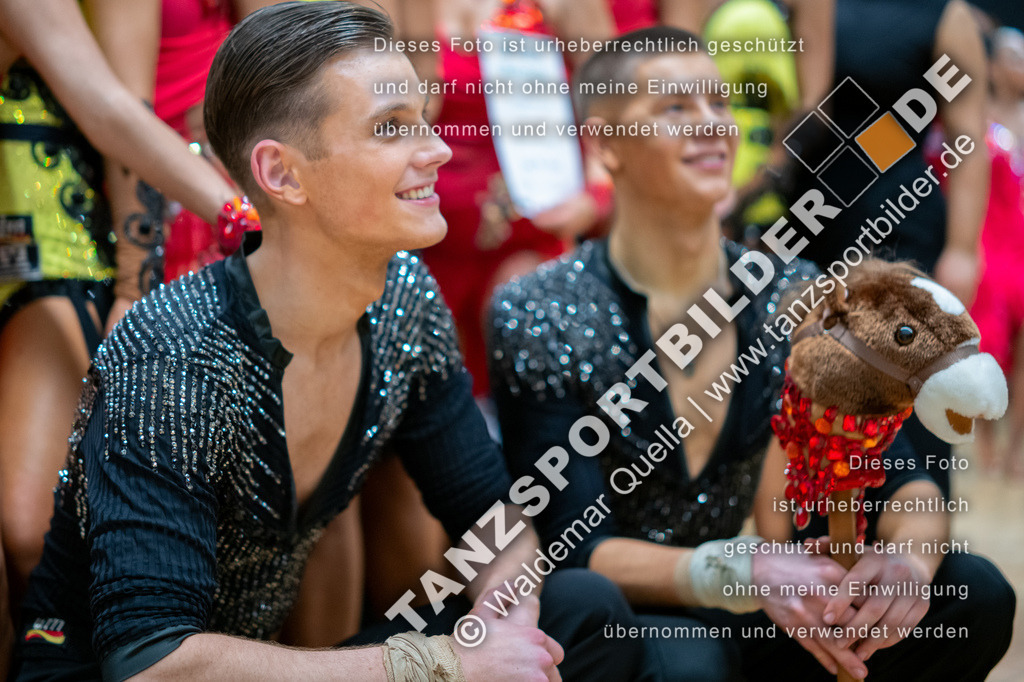 20250222-11889 | Hier finden Sie Tanz Bilder vom Latein und Standard Formationen tanzen. Sportbilder vom Tanzsport. Schöne Fotos und von Weltmeisterschaft, Europameisterschaft, Bundesliga, Regionalliga, Oberliga und Landesliga sowie von GOC Stuttgart, DanceComp, WM Bremen