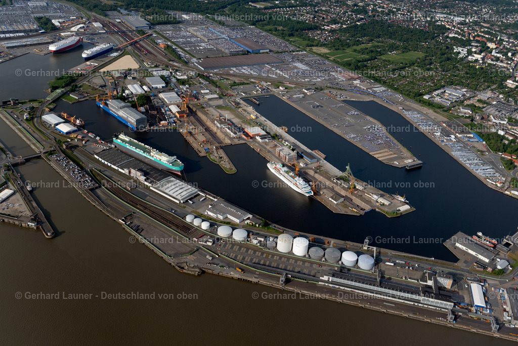 4030575 | BREMERHAVEN 01.06.2020 Containerterminal im Containerhafen des Überseehafen Am Nordhafen in Bremerhaven im Bundesland Bremen. // Container Terminal in the port of the international port Am Nordhafen in Bremerhaven in the state Bremen. Foto: Gerhard Launer