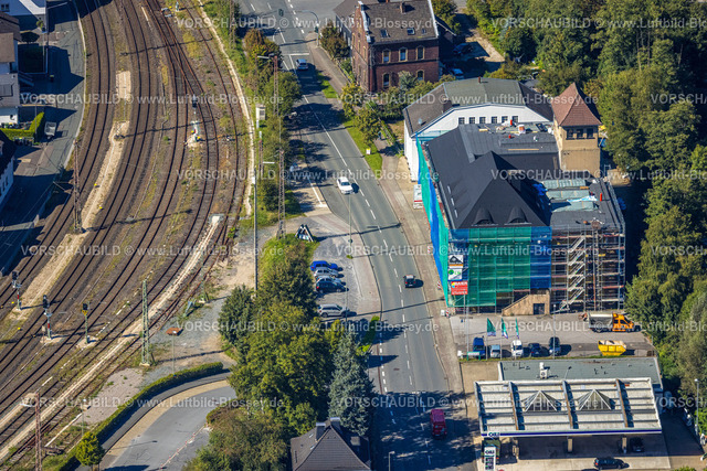 Lennestadt230910476Meggen | Luftbild, ELKUPA Gebäude Renovierung, Meggener Straße, Meggen, Lennestadt, Sauerland, Nordrhein-Westfalen, Deutschland