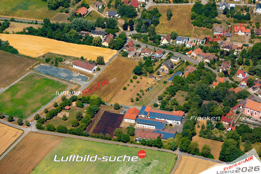 Das Luftbild zeigt :  Trappstadt - Die Luftaufnahme wurde 2023 vom UL-Flugzeug aus erstellt ( keine Drohne ) - Hochauflösende Luftaufnahme - Für grossformatige Ausdrucke geeignet. Die Geschenkidee !Mit Lizenz und Bildrechte bestellbar