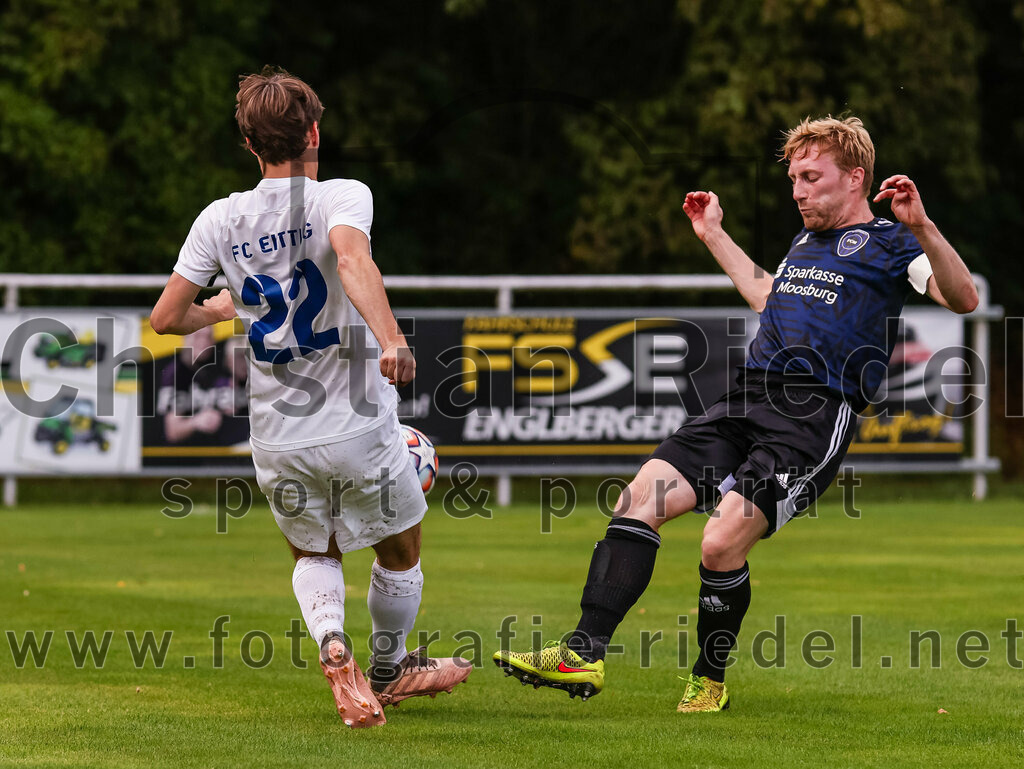 2023-07-28_046_FC_Eitting_gegen_FC_Moosburg | Eitting, Deutschland, 28.07.2023:
Fußball, Kreisliga 2023 / 2024, 1. Spieltag, FC Eitting gegen FC Moosburg, Endergebnis: 1:1

Lucas Bruckbeck (FC Eitting, #22), Maximilian Schmid (FC Moosinning, #14)

Foto: Christian Riedel / fotografie-riedel.net