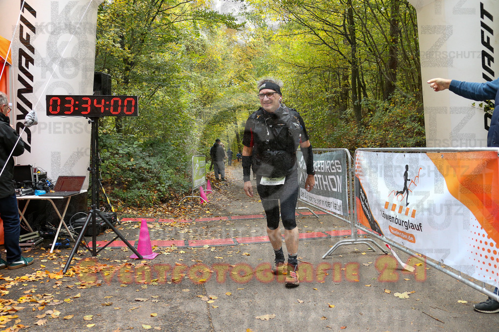 251026_1335_EX1_3707 | Sportfotografie im Rhein-Sieg Kreis, Köln, Bonn, NRW, Rheinland Pfalz, Hessen, etc. Unser Tätigkeitsfeld umfasst den Laufsport vom Volkslauf über den Marathon, Duathlon, Triathon bis zum Ultralauf wie Kölnpfad Ultra oder Schindertrail.