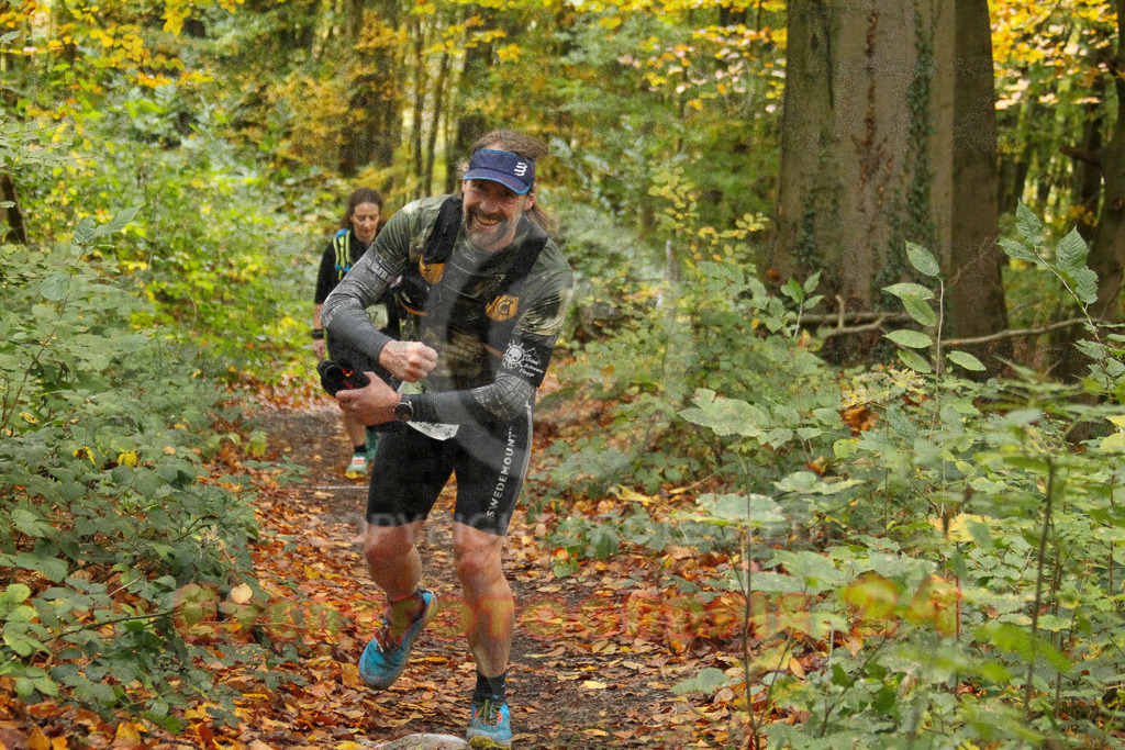 251026_1319_EV4_6770 | Sportfotografie im Rhein-Sieg Kreis, Köln, Bonn, NRW, Rheinland Pfalz, Hessen, etc. Unser Tätigkeitsfeld umfasst den Laufsport vom Volkslauf über den Marathon, Duathlon, Triathon bis zum Ultralauf wie Kölnpfad Ultra oder Schindertrail.