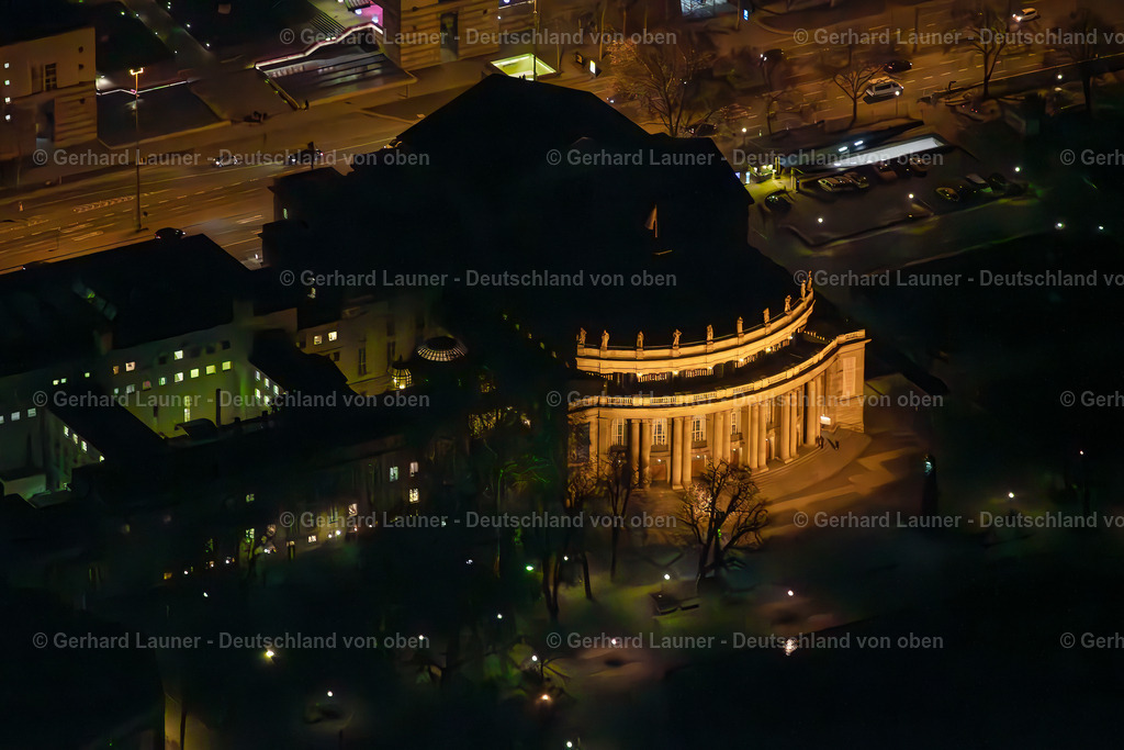 3900834 | Opernhaus und Schauspielhaus der "Staatsoper Stuttgart" und Theater des "Württembergische Staatstheater Stuttgart bei Nacht