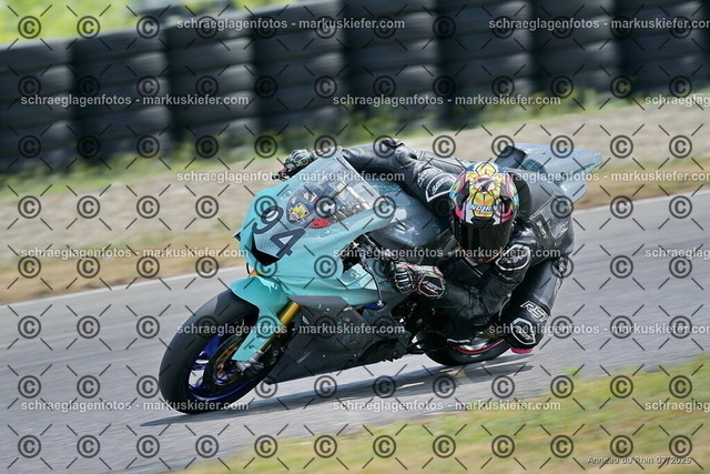 25bt04-1515 | markuskiefer.com - Realisiert mit Pictrs.com