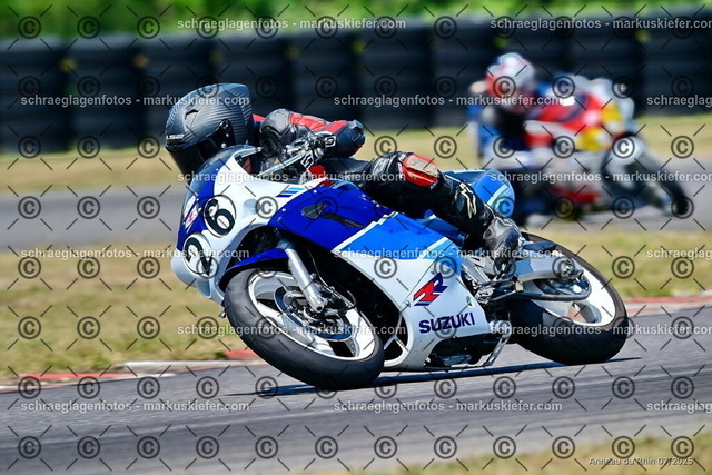 25bc03-1511 | markuskiefer.com - Realisiert mit Pictrs.com