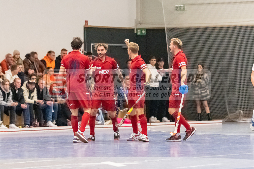 HK_20221203_102000 | 1. Bundesliga ( Halle ) Herren Düsseldorfer HC -  Schwarz Weiß Neuss am 3.12.2022 Düsseldorfer HC, Düsseldorf , Niopek Alexander ( Düsseldorfer HC #15 ) , Schütze Fabio ( Düsseldorfer HC #20 )