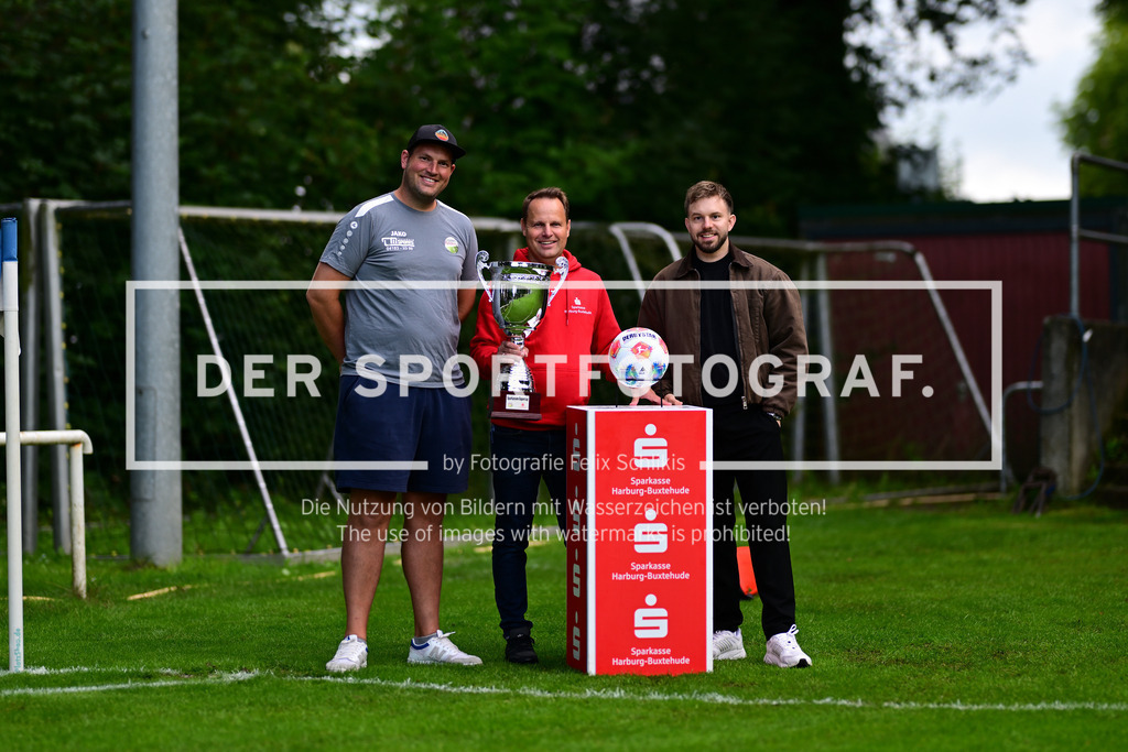 Fußball I Herren I Saison 2025-2026 I Supercup Sparkasse Harburg-Buxtehude I TuS Nenndorf - SG Estetal I 13327 | Der Sportfotograf. - Realisiert mit Pictrs.com