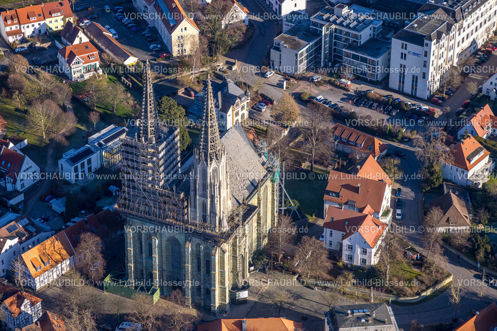 Soest260104068 | Luftbild, evang. Kirche St. Maria zur Wiese, Baustelle und Sanierung, Soest, Südwestfalen, Nordrhein-Westfalen, Deutschland