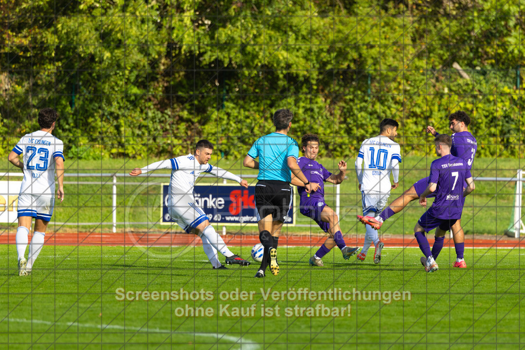 20261010_153941_0602_(c)_by_PhotoPeet | #,1.FC Eislingen (weiß) vs. TSV Bernhausen (lila), Fussball, Landesliga 2 - wfv, 11. Spieltag, Saison 2026/2027, Rasenplatz, Eichbachstation, Haldenstraße, 73054 Eislingen, 10.10.2026 - 15:30 Uhr,Foto: PhotoPeet / Sport- &amp; Eventfotografie / Peter Harich