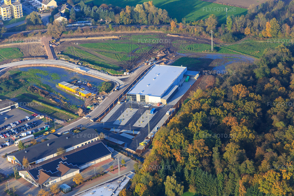 Luftbild: ALDI und EDEKA in der Lauterburger Straße in Kandel im Bundesland Rheinland-Pfalz in Deutschland. Foto: IMG_075755.jpg vom 01.11.2014 durch Werner Riehm/FLY-FOTO.de