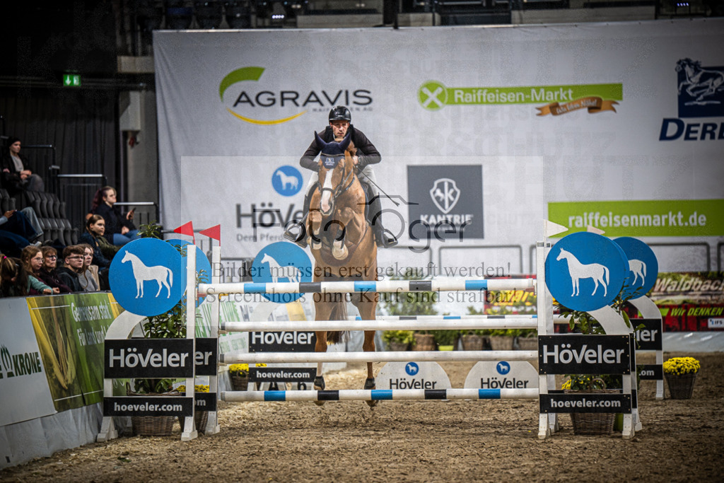 DOS_2396 | Entdecke hochwertige Reitturnierfotos von Foto Oger. Professionell, emotional und authentisch – jetzt Lieblingsmomente im Shop bestellen.Deutschlandweite Turnierfotografie. - Realisiert mit Pictrs.com