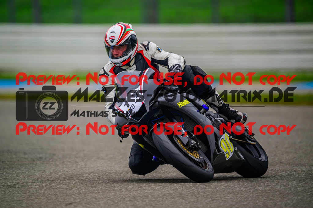 MaZZes_Fotomatrix_20250929_6007705_5720 | WEISS