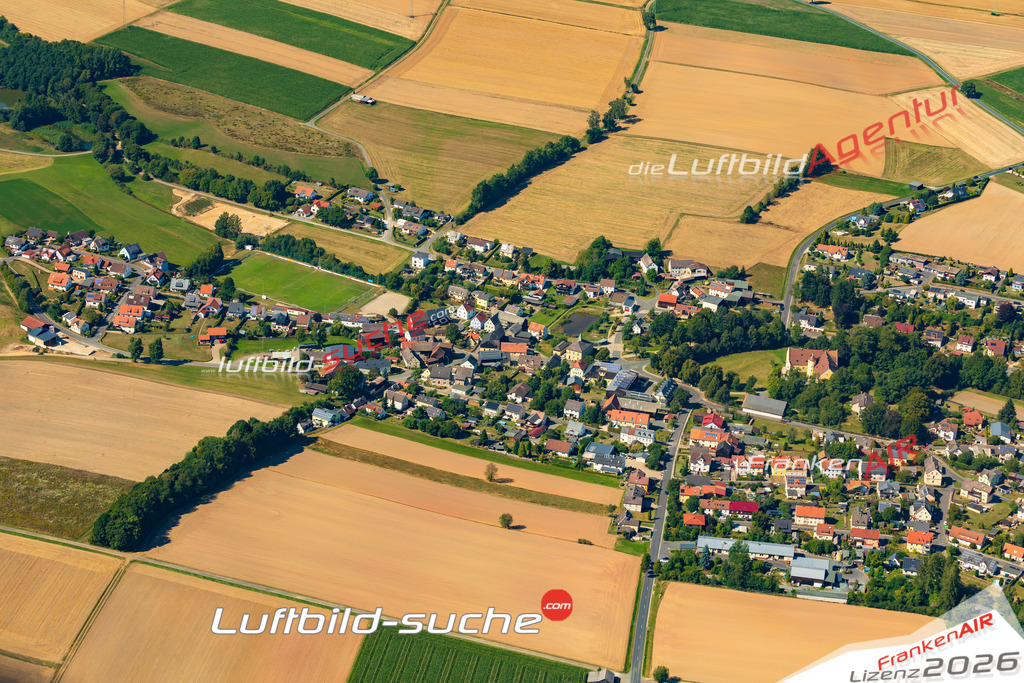 Schrägluftbild  Röthenbach  Arzberg - Das Luftbild wurde 2025 vom UL-Flugzeug heraus erstellt ( keine Drohne ) - Hochauflösende Luftaufnahme -Nicht vergleichbar mit Google Maps oder Satelittenbilder- Die Geschenkidee !Mit Lizenz und Bildrechte bestellbar