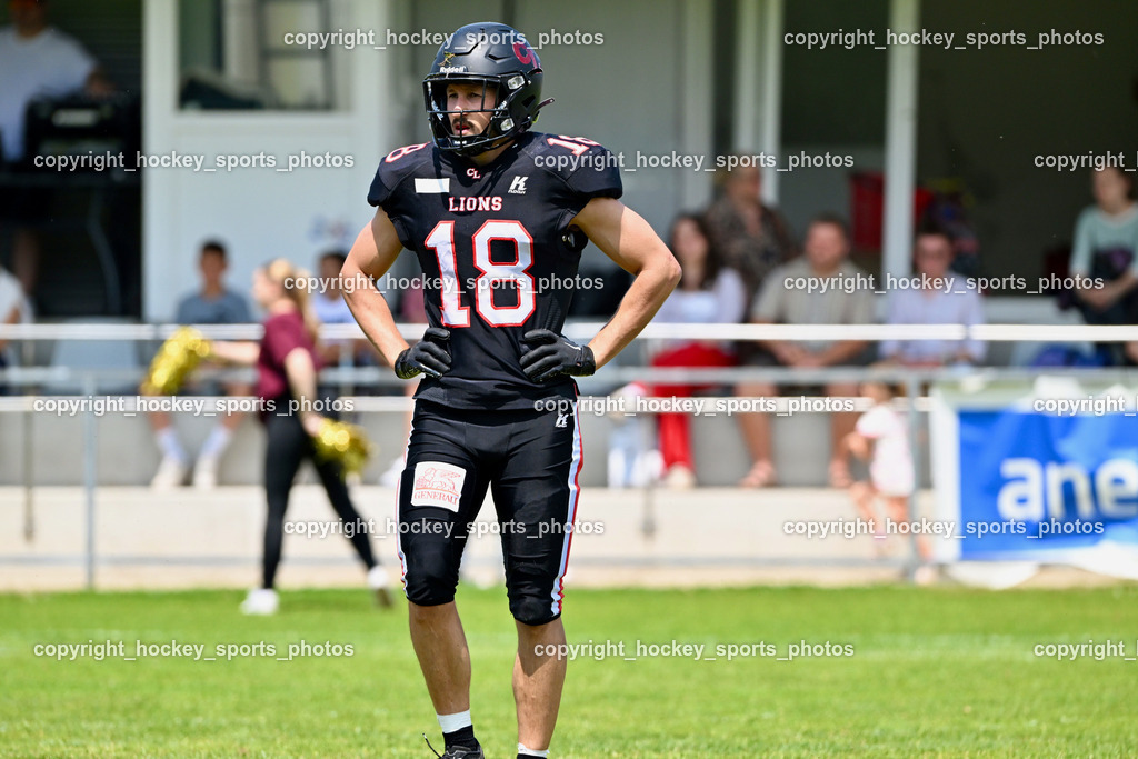 Carinthian Lions vs. Cineplexx Blue Devils | #18 Knees Felix Carinthian Lion, Carinthian Lions vs. Cineplexx Blue Devils, Carinthian Lions vs. Cineplexx Blue Devils am 09.06.2025 in Klagenfurt (ASV Sportplatz), Austria, (Photo by Bernd Stefan)