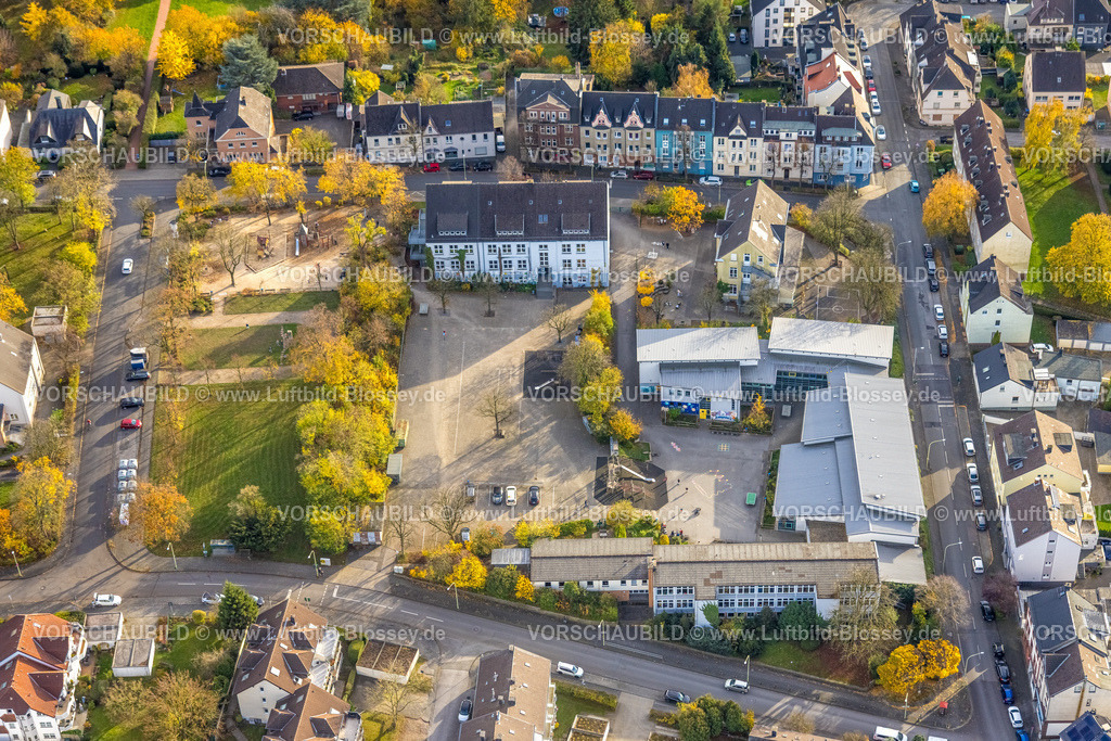 Hagen251102696 | Luftbild, Fritz-Reuter-Schule, kath. OverbergschuleGrundschule und Gem. Grundschule Hermann-Löns, herbstliche Bäume, Boele, Hagen, Ruhrgebiet, Nordrhein-Westfalen, Deutschland
