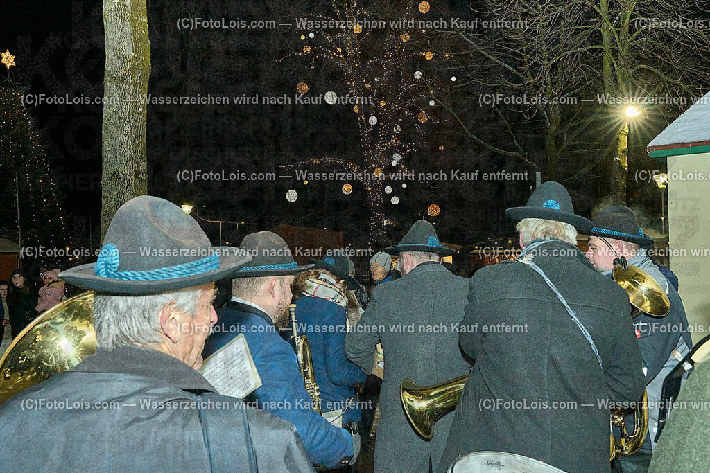 ALP9315_Wieselburger ADVENT_Musikverein | (C)FotoLois.com, Alois Spandl, Wieselburger Advent, Wintersonnenwendfeier mit Umzug durch die Stadt, Sonnenwendfeuer und Perchtenlauf mit Show im Schlosspark, Mitwirkung der Partnergemeinde EINBECK, Sa 17. Dezmber 2022.