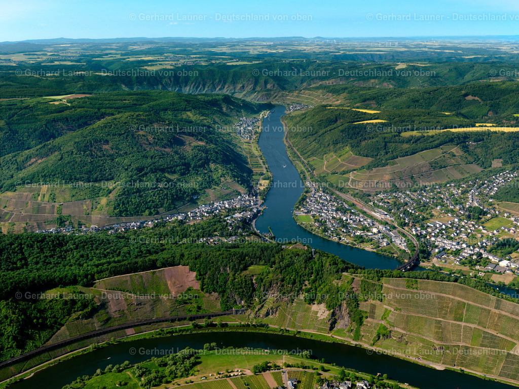 3114374 | Weinberge und Mosel bei Bullay