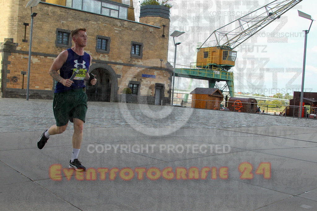 250920_1542_EV4_9485 | Sportfotografie im Rhein-Sieg Kreis, Köln, Bonn, NRW, Rheinland Pfalz, Hessen, etc. Unser Tätigkeitsfeld umfasst den Laufsport vom Volkslauf über den Marathon, Duathlon, Triathon bis zum Ultralauf wie Kölnpfad Ultra oder Schindertrail.