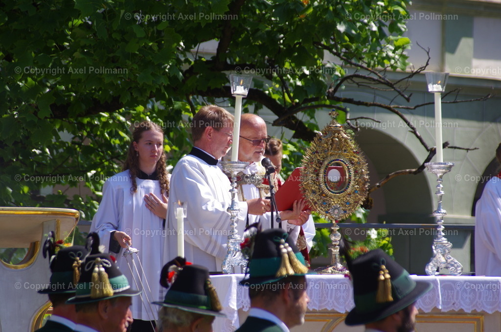 IMGP4682 | fotografiert von Axel PollmannLeonhardi Wallfahrt Benediktbeuern und Murnau, Fronleichnam, Fasching, Landschaft im Loisachtal und Benediktbeuern  - Realisiert mit Pictrs.com