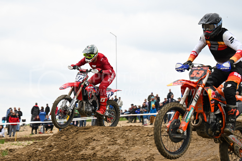 Motocross Schlatt bei Winterthur - 30. April 2023 | #972 Ryffel Patrick aus Bubikon (CH) auf Honda in der Kategorie Senioren am Motocross Schlatt bei Winterthur, 30. April 2023. 
Instagram: @mx_schlatt | @mc_wila | @sam_schweiz
Bild: Sportfotografie Markus Aeschimann | www.markus-aeschimann.ch - Realisiert mit Pictrs.com