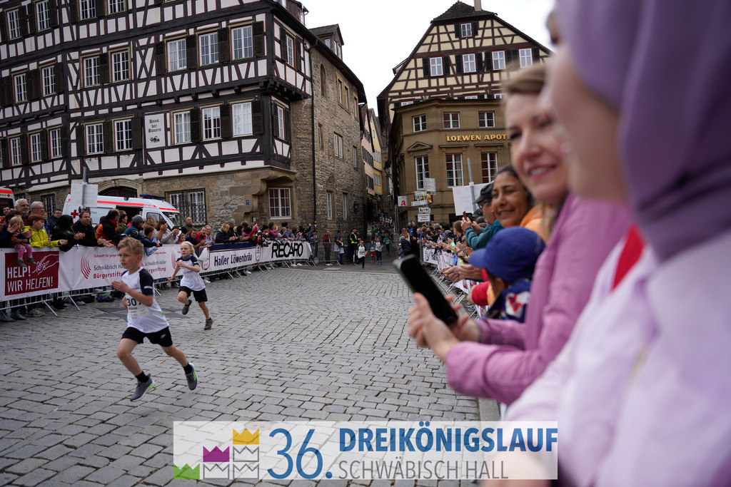 AOK Junior Cup 400m | 3Königslauf 2022 AOK Junior Cup 400m - Realisiert mit Pictrs.com