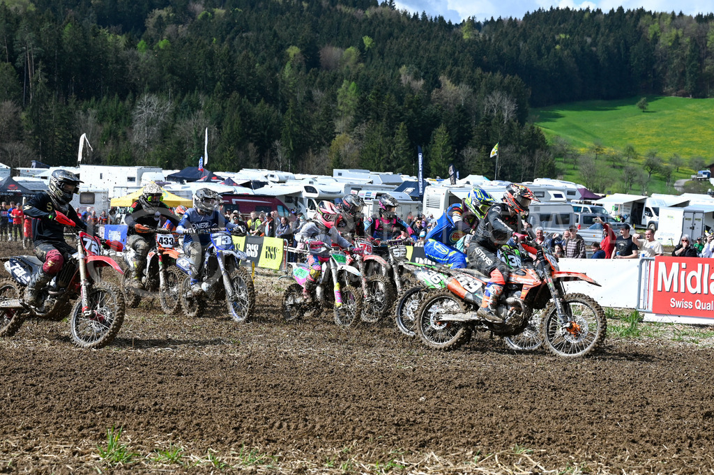 Motocross Schlatt bei Winterthur - 29. April 2023 | Start der Kategorie MX2 am Motocross Schlatt bei Winterthur, 29. April 2023.
Instagram: @mc_wila | @sam_schweiz
Bild: Sportfotografie Markus Aeschimann | www.markus-aeschimann.ch - Realisiert mit Pictrs.com