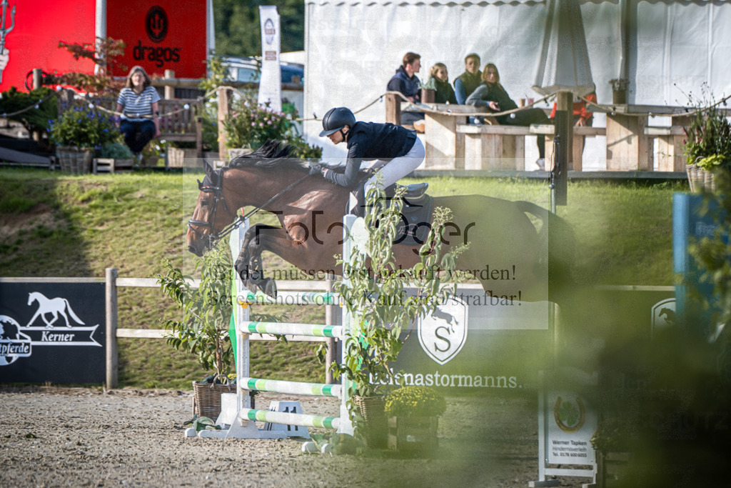 DOS_4886 | Entdecke hochwertige Reitturnierfotos von Foto Oger. Professionell, emotional und authentisch – jetzt Lieblingsmomente im Shop bestellen.Deutschlandweite Turnierfotografie. - Realisiert mit Pictrs.com