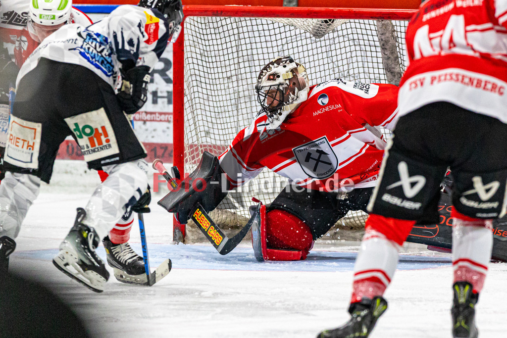 Spiel 5 Viertelfinale TSV Peißenberg Miners vs HC Landsberg Riverkings | Eishockey Bayernliga Playoffs 2023/2024, Spiel 5 Viertelfinale TSV Peißenberg Miners vs HC Landsberg Riverkings, 20240301,
Korbinian SERTL (Miners Goali 31) in Aktion,
2024-03-01 in Peißenberg (Eisstadion)
31 Korbinian SERTL (Miners Goali 31)
Copyright: WolfgangxLindner foto-lindner.de