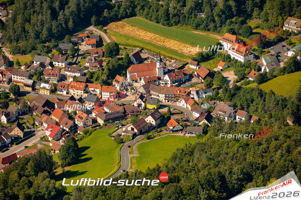 Das Luftbild zeigt :  Obertrubach - Die Luftaufnahme wurde 2024 vom UL-Flugzeug aus erstellt ( keine Drohne ) - Hochauflösende Luftaufnahme - Für grossformatige Ausdrucke geeignet. Die Geschenkidee !Mit Lizenz und Bildrechte bestellbar