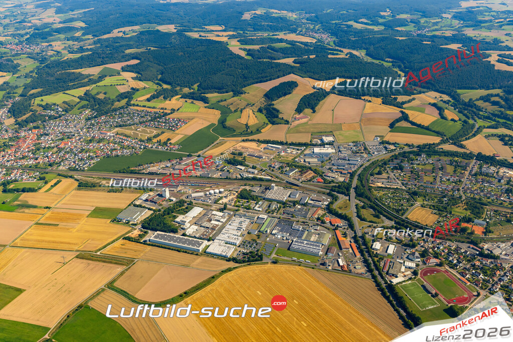 Bild der Stadt Bebra - Die Luftaufnahme wurde 2025 vom UL-Flugzeug heraus erstellt ( keine Drohne ) - Hochauflösende Luftaufnahme - für professionelle Ausdrucke geeignet. Die Geschenkidee !Hier alle&nbsp;Infos zur Lizenzierung der LuftaufnahmeWir fliegen auch dieses Jahr wieder in Ihre Region um Luftbilder zu erstellen.- Luftbild anfragen